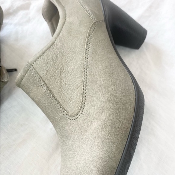 Ecco Sculpted Low Cut Ankle Boots - Picture 4 of 12